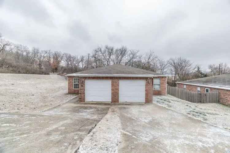 House For Sale in Fayetteville, Arkansas