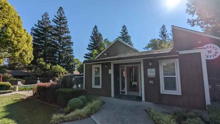 Rent Apartments in Historic Auburn California with Outdoor Amenities