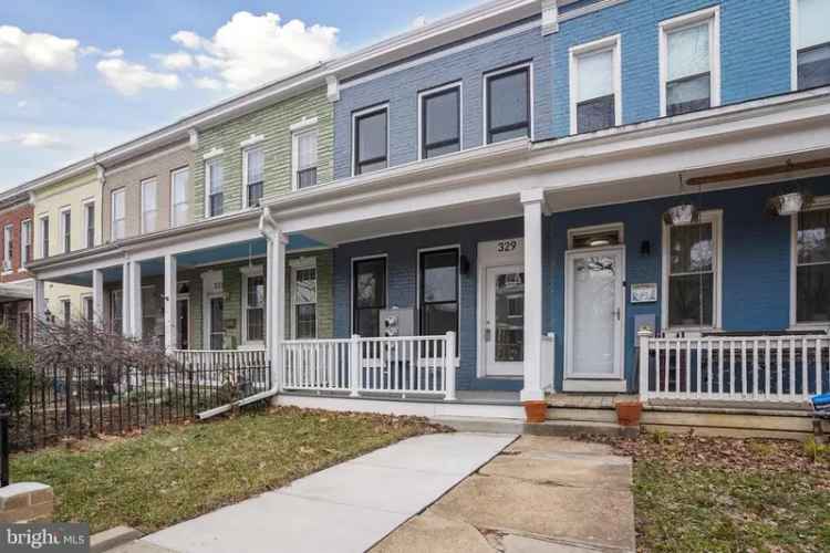 House For Sale in 329, 16th Street Southeast, Washington, District of Columbia