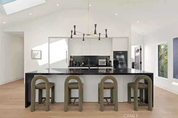 House For Sale in 627, Sunset Avenue, Los Angeles, California