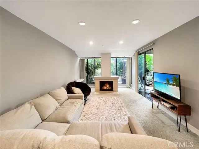 House For Sale in 210, Lille Lane, Newport Beach, California