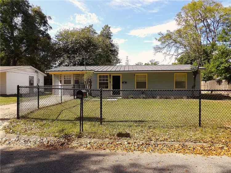 Buy home in Eufaula with 4 beds, 2 baths and fenced yard