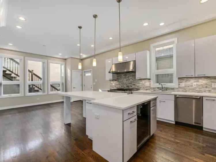 Rent Single Family Home in Ukrainian Village with Chef's Kitchen and Yard