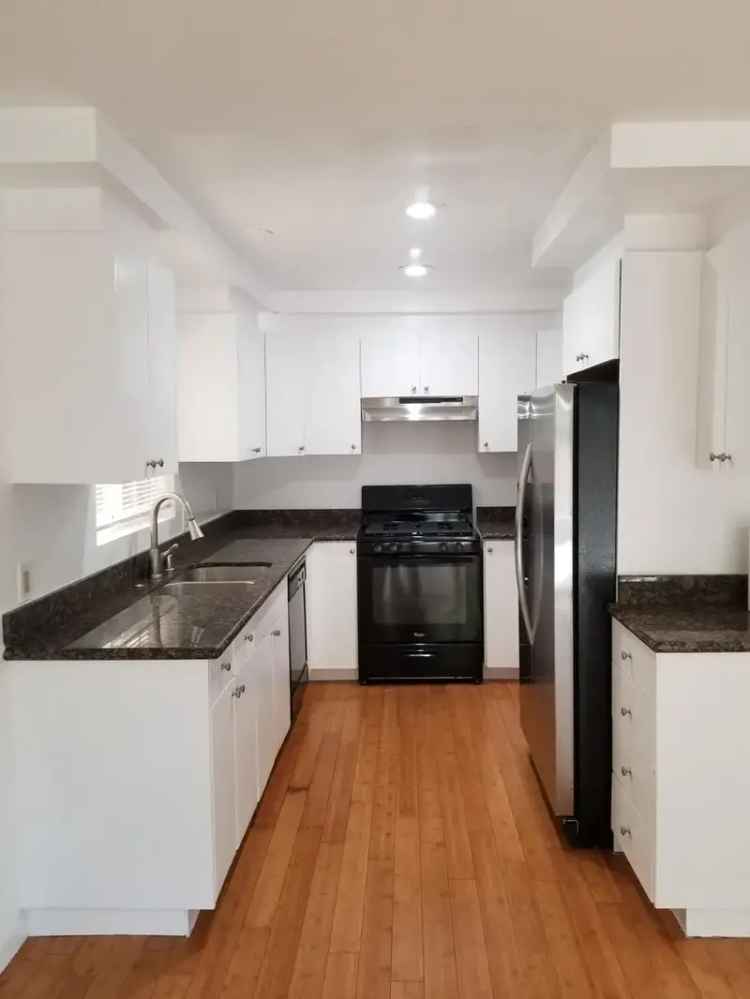 Rent Apartment Unit in Studio City with Renovated Features and Balcony