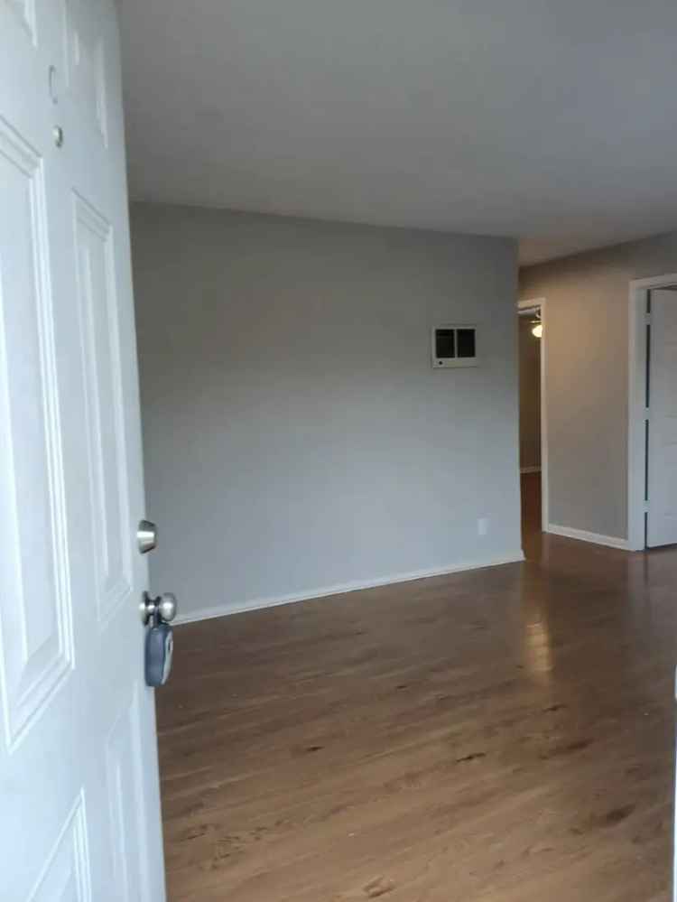 Apartment for Rent Two Bedrooms One Bath with Modern Features