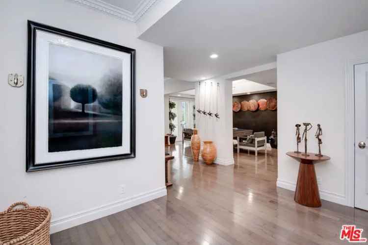 House For Sale in 10112, Empyrean Way, Los Angeles, California