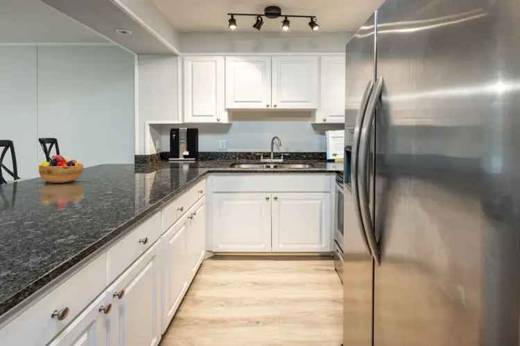 Rent Apartment Unit in Phillippi Square with Great Amenities