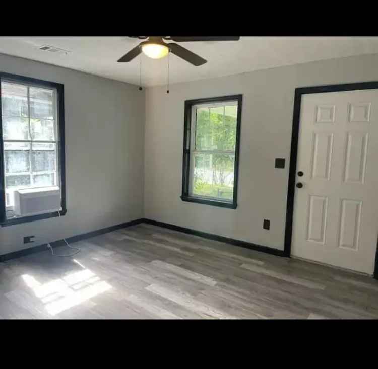 Rent Newly Renovated House in Columbus with 3 Bedrooms and Bonus Room