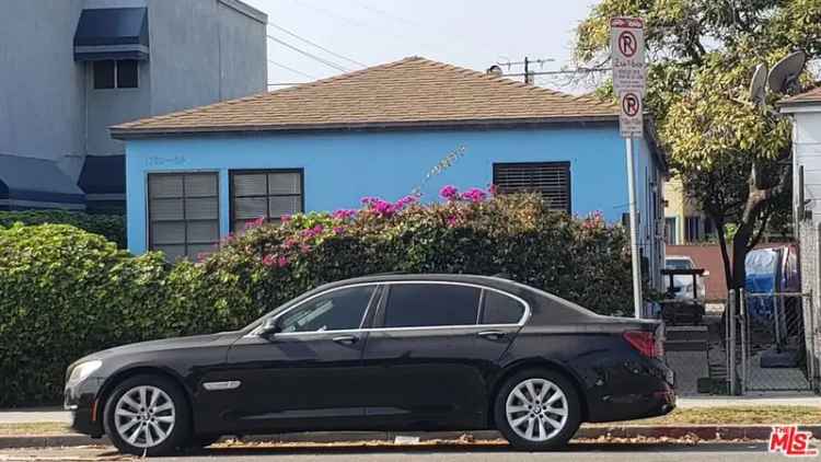 House For Sale in 1702, Abbot Kinney Boulevard, Los Angeles, California