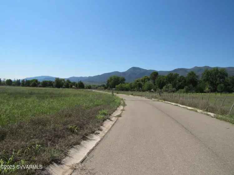 Land for Sale in Camp Verde with Spectacular Views