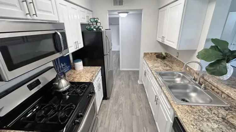 Rent Upscale Apartments in Orlando with Resort Style Amenities