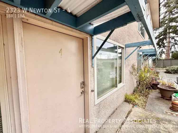 Rent Apartment Unit in Seattle Magnolia with Large Windows and Pet Friendly