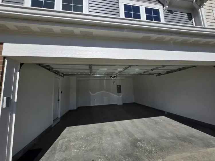 Rent Stylish Spacious Townhouse 3 Bedroom in Harvest Meadows