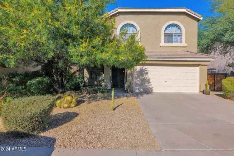 Buy House in Paradise Valley with Pool and Chef's Kitchen