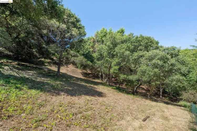 Land For Sale in 36, Lucille Way, Orinda, California