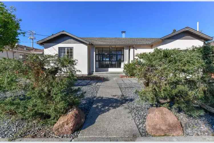 House For Sale in 40, Averye Way, Petaluma, California