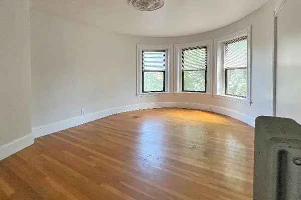 Rent Spacious 3 Bedroom Apartment in Somerville with Natural Light