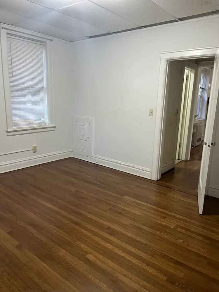 Rent Charming Apartment with High Ceilings in Cranford