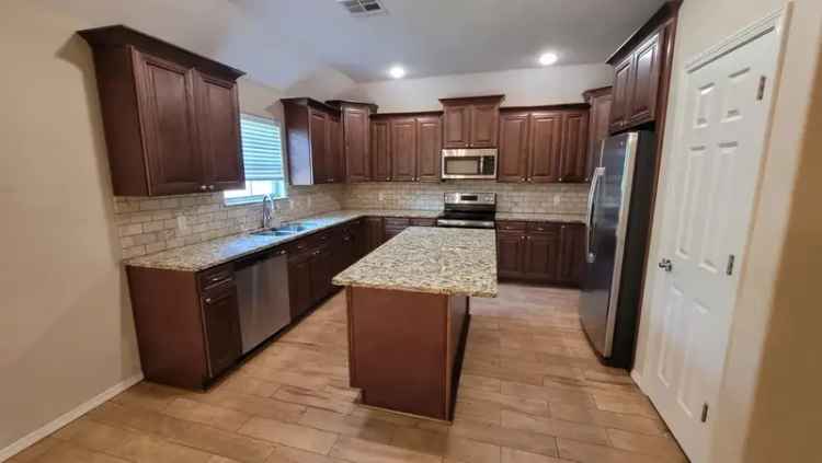 Rent Beautiful 3 Bedroom House in Southfield with Modern Features