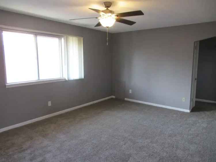 Rent Apartment Unit in Dundee Recently Remodeled with Modern Amenities