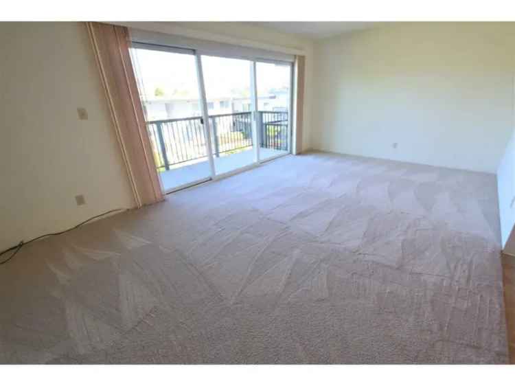 Rent Apartment Unit in Terra Linda with Pool and Laundry