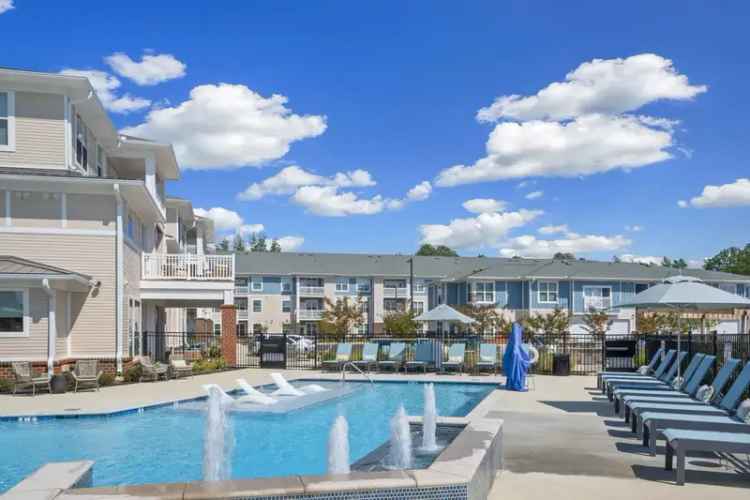 Rent Apartments in Huntsville AL with Swimming Pool and Modern Amenities