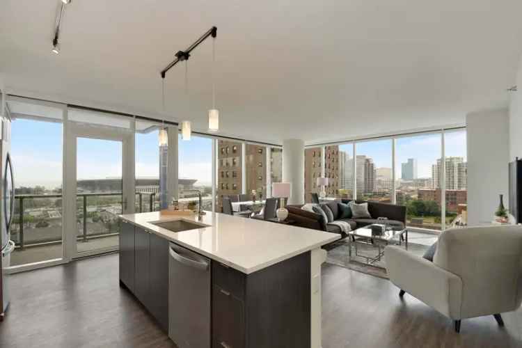 Rent Full-Amenity Apartment in 1407 S Michigan with Stunning Features