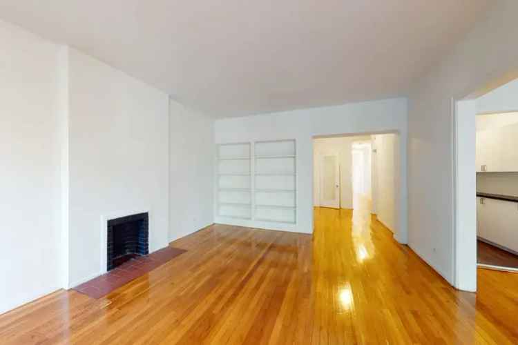 Rent 4 Bedroom Apartments in Hyde Park with Modern Amenities