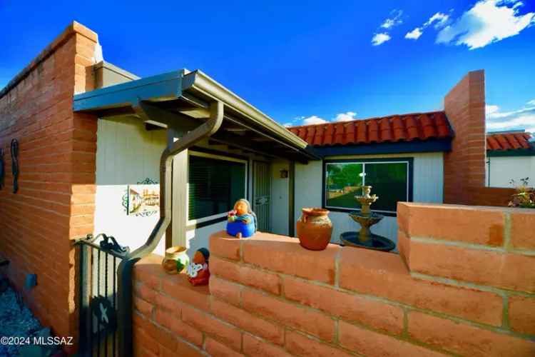 Rent 2-Bed 2-Bath Townhome in Casa Paloma with Mountain Views