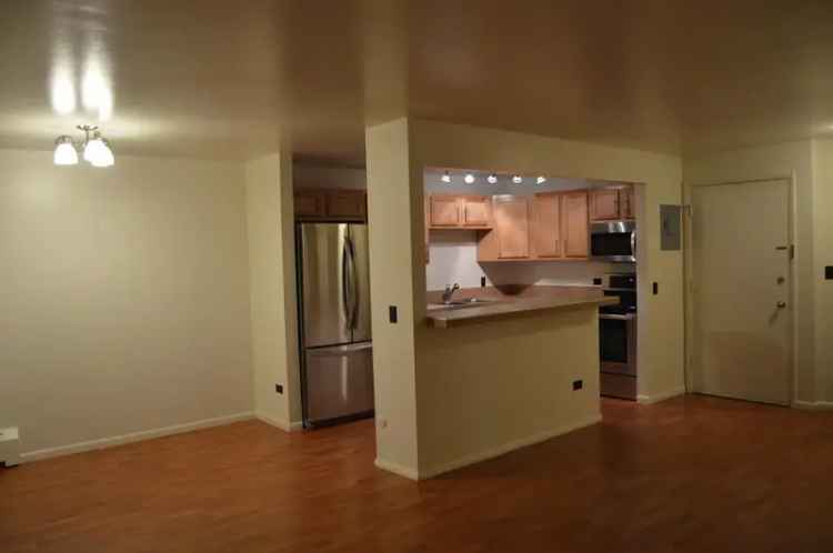 Rent 2 Bed Condo in Denver Capitol Hill with Modern Amenities