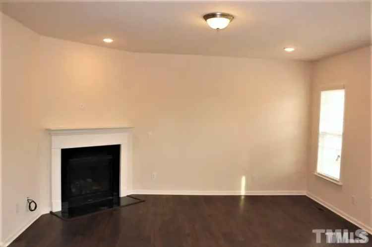 Rent Spacious 4 Bedroom Townhouse with Garage in Convenient Location