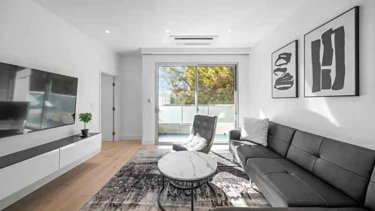 Rent Urbanlux Furnished Apartments in Los Angeles with Modern Amenities