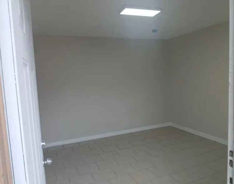 Rent Spacious 2BR Apartment Conveniently Located Near Amenities