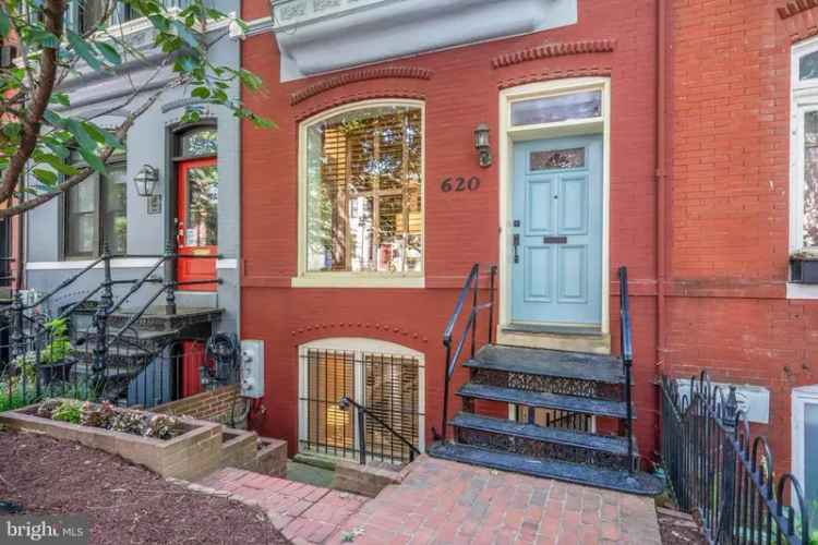 House For Sale in 620, 3rd Street Northeast, Washington, District of Columbia