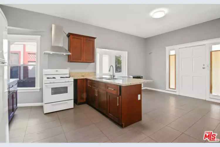 Rent Duplex Near USC Downtown LA and Koreatown with New Appliances