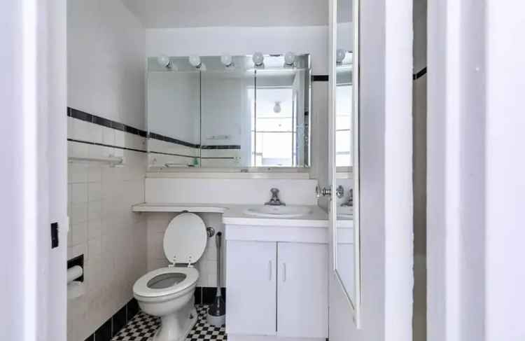 Rent Spacious Studio Apartment Near Grand Central with Great Amenities