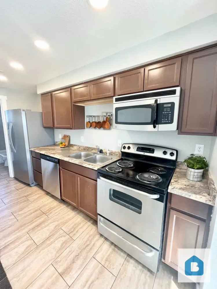 Rent Modern Apartment Unit Pet Friendly with On-Site Laundry