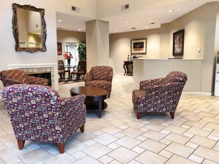 Rent Sycamore Lake Apartments with Modern Amenities and Spacious Living