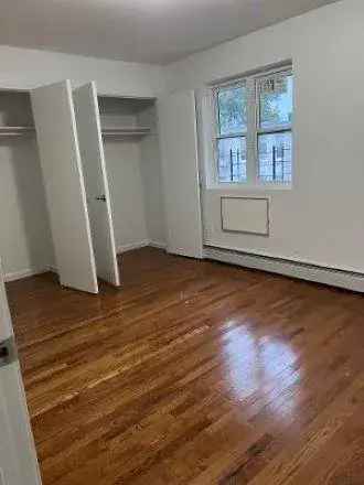 Rent Apartment Unit 3 Bedrooms with Hardwood Flooring and New Appliances