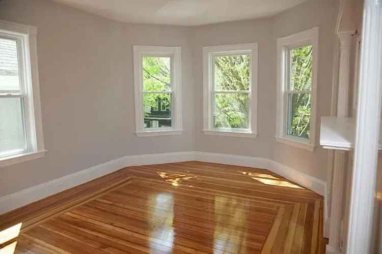 Modern Renovated Apartment for Rent in Somerville with Yard