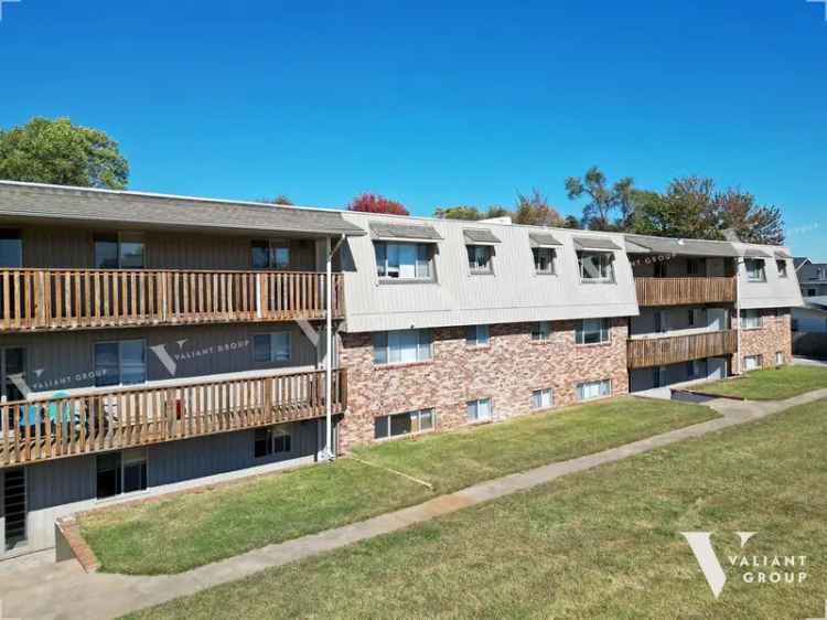 Rent Two Bedroom Apartment in Cherry Creek Near Bingham Elementary