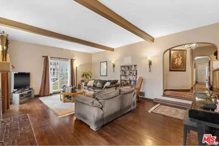 Rent Spanish style duplex with garage in Beverly Grove