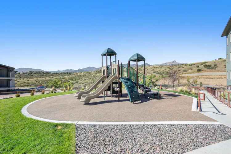 Rent Apartments in Preserve at Mesa Creek with Nature and Luxury Features