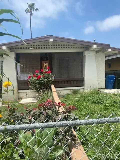 House For Sale in 1739, West 53rd Street, Los Angeles, California