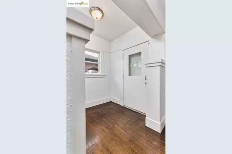 House For Sale in 1518, 28th Avenue, Oakland, California