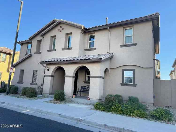 Short Sale Buy House with Spacious Loft in Goodyear