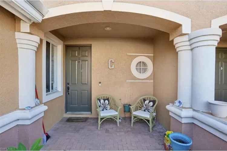 Rent stunning townhouse in Bella Vida with lake views and modern amenities