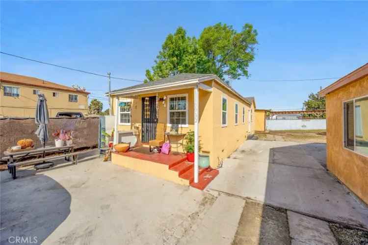 House For Sale in 11100, South Normandie Avenue, California