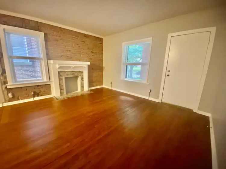 Rent 2 Bedroom Apartment in Midtown KC with Bonus Room