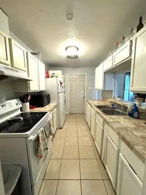 Rent Weekend Getaway House in Aransas Pass with Large Yard